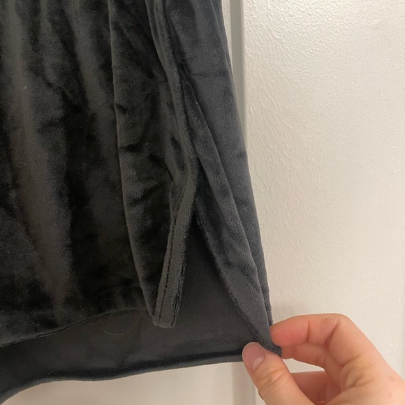 Juicy Couture XL Beaded Juicy Black Velour Athletic Lounge Shorts - Picture 4 of 5